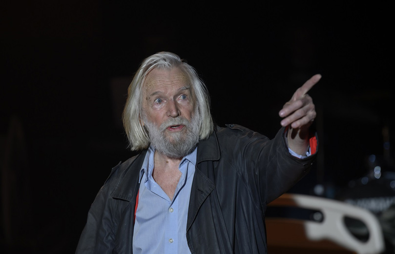 Третий звонок, господа!